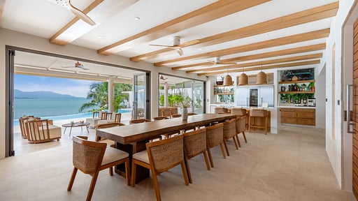 Villa Peace Обеденная зона