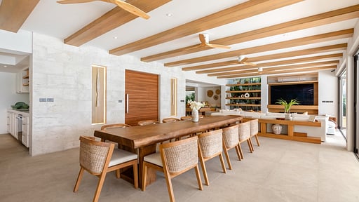 Villa Peace Обеденная зона