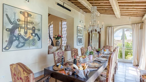 Villa Petre Salle à manger 1