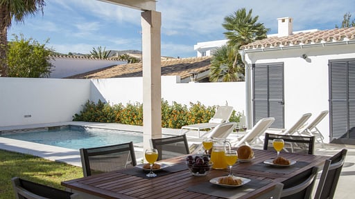 Holland Dining area 2