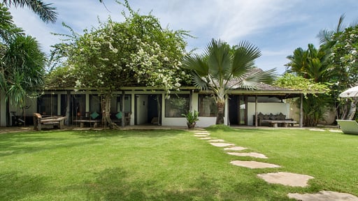 Villa Phinisi Garden