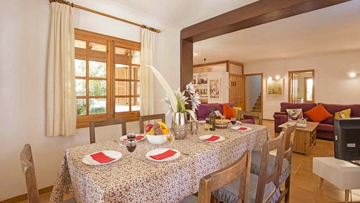 Villa Pi Tort Dining area