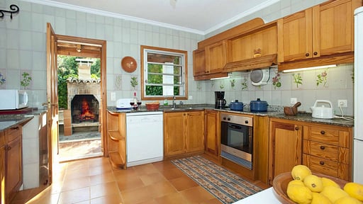 Villa Pi Tort Kitchen