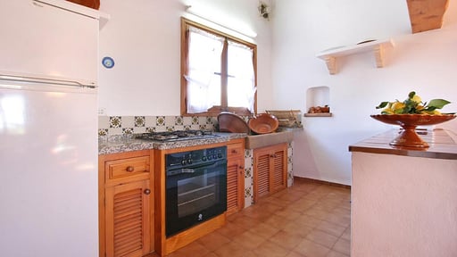Villa Picarol Gran Kitchen