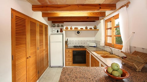 Villa Picarol Petit Kitchen