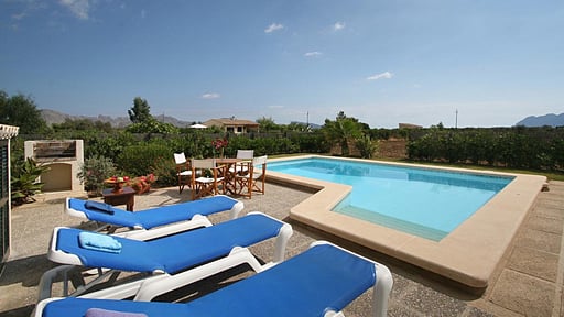 Villa Picarol Petit BBQ equipment