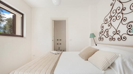 Villa Pietralunga Bedroom 1