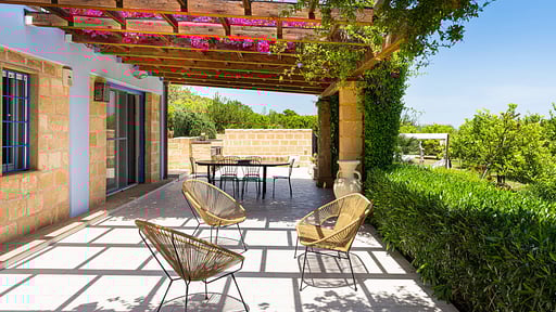 Villa Pigna Blue Dining area