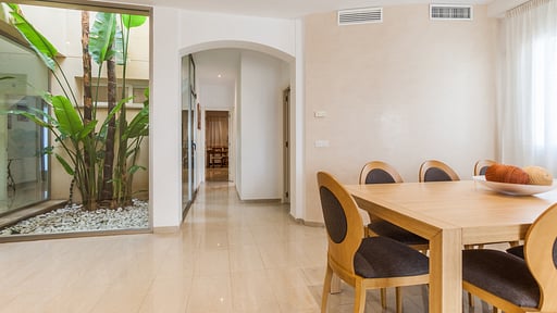 Villa Pinaret Dining area