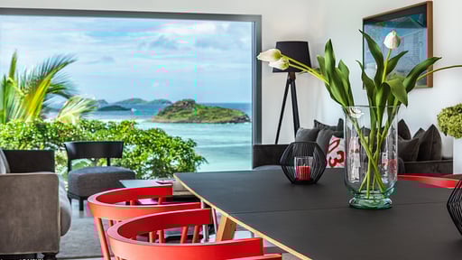 Villa Pink Flamingo Dining area