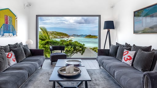 Villa Pink Flamingo Living room