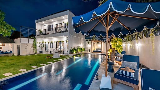 Villa Pintu Biru Swimming pool