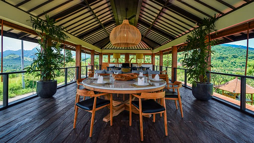 Villa Pipit Dining area