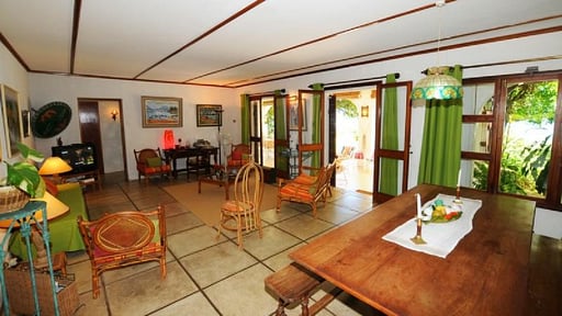 Villa Plage Dining area
