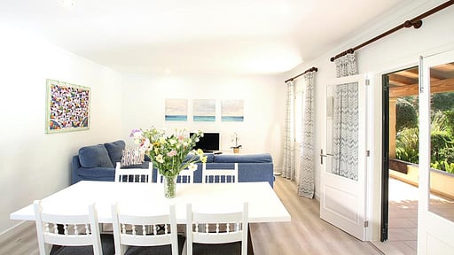 Villa Plana Dining area