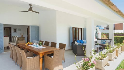 Villa Playa Dining area