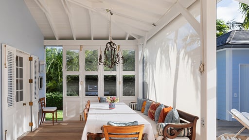 Villa Plumbago Dining area