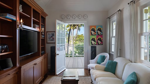 Villa Plumbago Media room