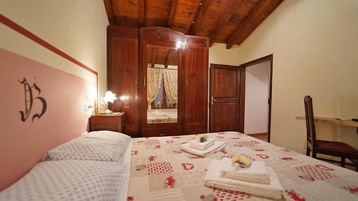 Villa Podere Dei Poeti Bedroom 9