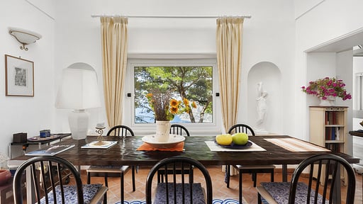 Villa Polifemo Dining area