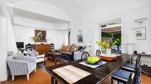 Villa Polifemo Dining area