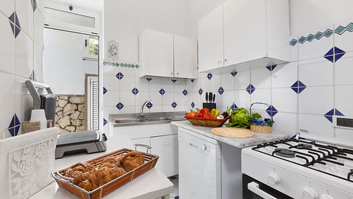 Villa Polifemo Kitchen