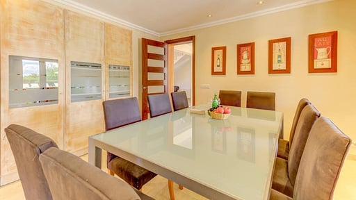 Villa Ponent Zona de comedor