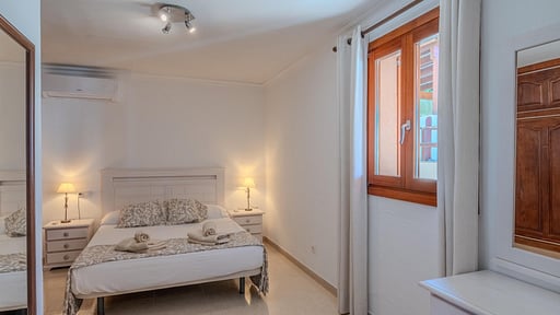 Villa Ponsada Bedroom 1