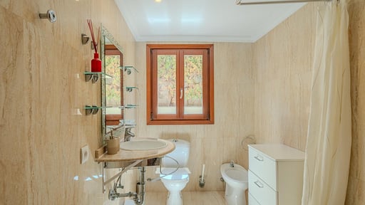 Villa Ponsada Bedroom 1