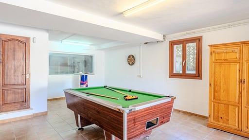 Villa Ponsada Billiard