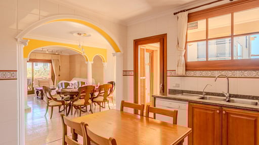 Villa Ponsada Dining area