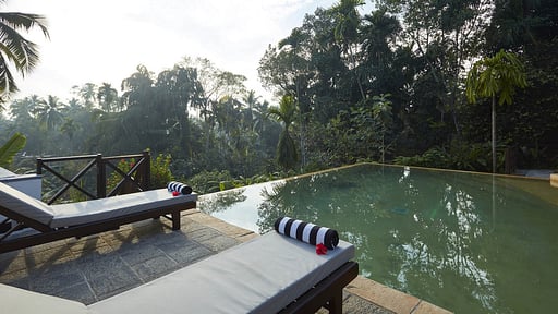 Villa Pooja Kanda Swimming pool