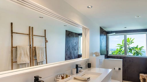 Villa Poppy Bedroom 1