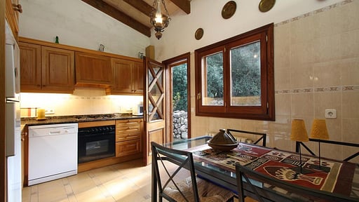 Villa Porqueres Dining area