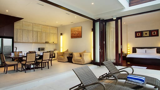 Villa Portsea Dining area
