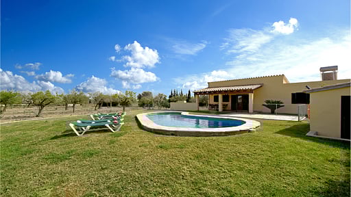 Villa Pou Den Brux Piscina