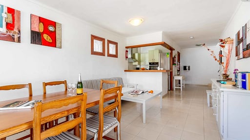 Villa Pou Tres Обеденная зона