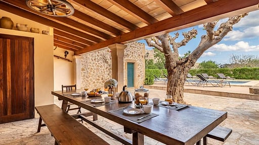 Villa Prital Обеденная зона