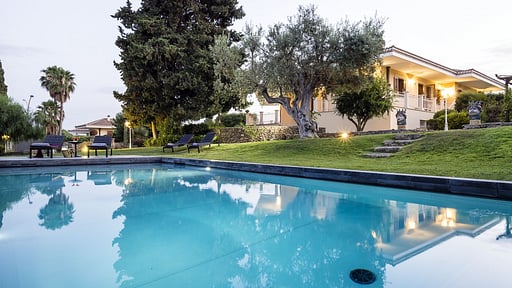 Profumo d'Oriente Swimming pool