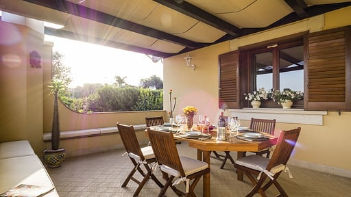 Profumo d'Oriente Dining area