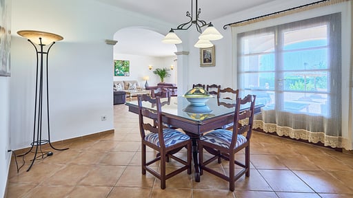 Villa Pujolet Dining area 2