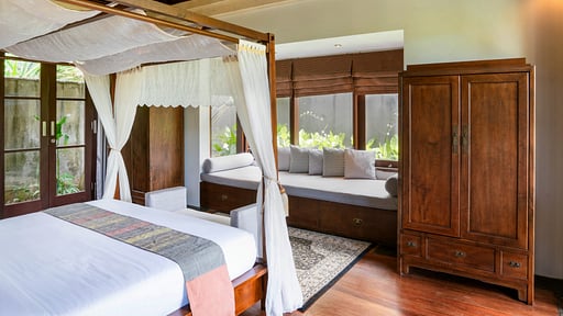 Villa Pulung Bedroom 1