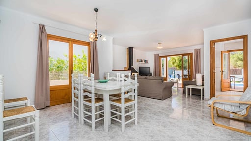 Villa Punta des Port Trece Обеденная зона