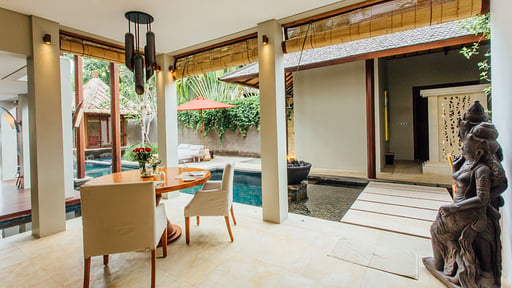 Villa Puri Kamadewa Dining area