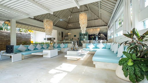 Villa Puro Blanco Living room