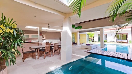 Villa Puteri Autres