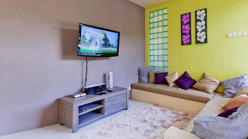Villa Puteri Salon