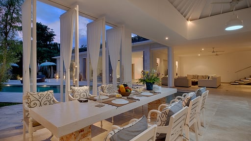 Villa Putih 1 Dining area
