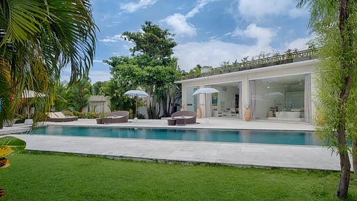 Villa Putih 1 Swimming pool