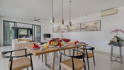 Villa Putih 2 Dining area